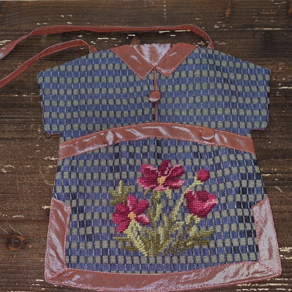 Kimono Metallic Satin Pink Back & Blue Checkered Front w/ Floral Embroidery